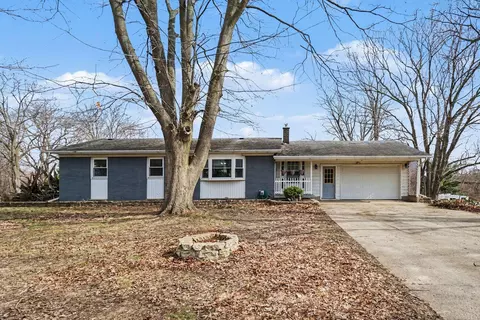 4221 Century Dr, Dorr, MI 49323