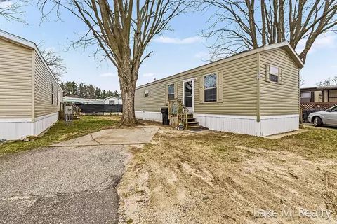 224 S Kenbrook St SE, Grand Rapids, MI 49548