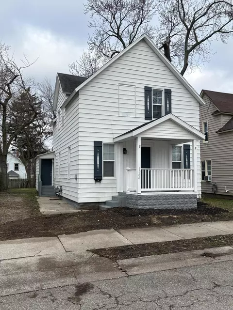1955 Hendricks Ave SW, Wyoming, MI 49509
