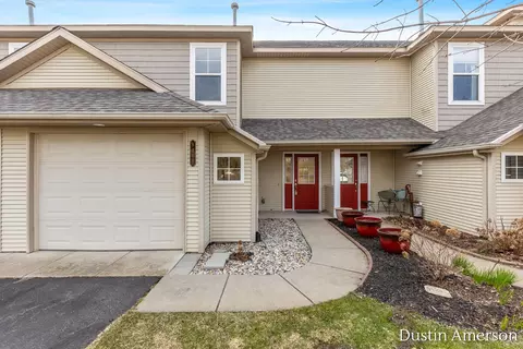 8468 N Center Park Dr #4, Byron Center, MI 49315