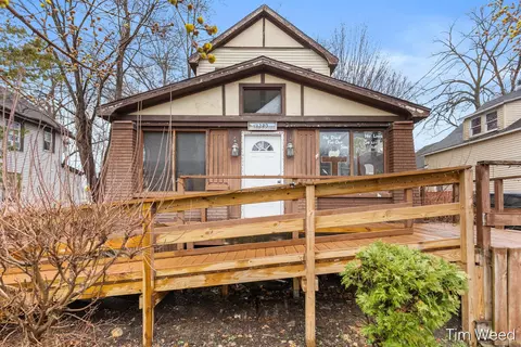 1332 Muskegon Ave NW, Grand Rapids, MI 49504