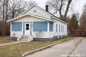 293 N 3rd Ave, Fruitport, MI 49415