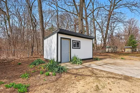 Exterior - 908 Grove St, Pullman, MI 49450 photo 5 of 6