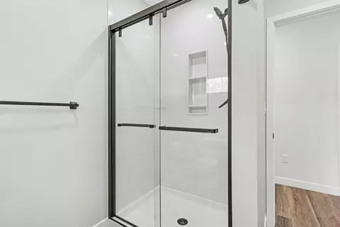 Bath - 908 Grove St, Pullman, MI 49450 photo 2 of 3
