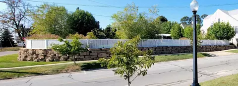 53 N Shore Dr, South Haven, MI 49090