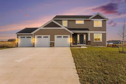 4257 Old Farm Dr, Wayland, MI 49348