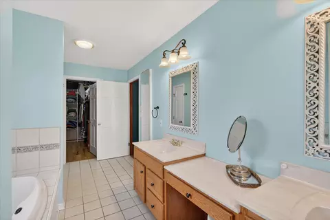 Bath - 185 Hickory Hls, Marshall, MI 49068 photo 2 of 6