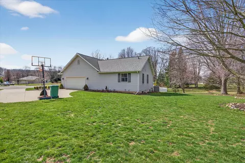 Exterior - 185 Hickory Hls, Marshall, MI 49068 photo 9 of 12