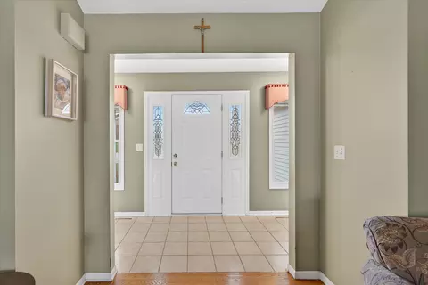 Entry Way - 185 Hickory Hls, Marshall, MI 49068 photo 2 of 4