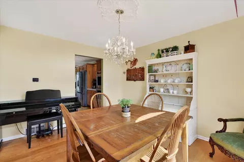 Dining - 185 Hickory Hls, Marshall, MI 49068 photo 2 of 2