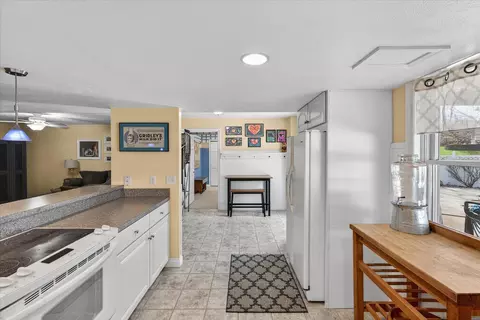 Kitchen - 185 Hickory Hls, Marshall, MI 49068 photo 7 of 8