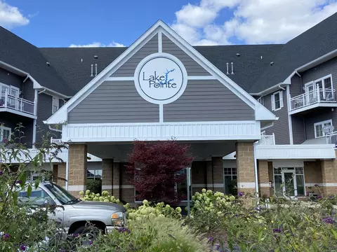917 W Savidge St #8, Spring Lake, MI 49456