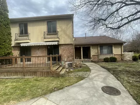 41535 Bedford Dr, Canton, MI 48187