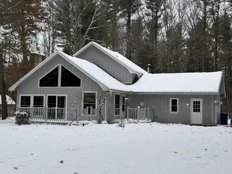 207 N Plank Rd, Tawas City, MI 48763