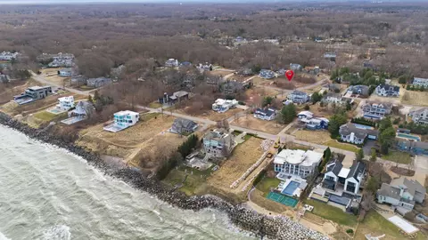 52202 Main Dr, Grand Beach, MI 49117