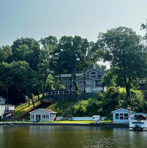 851 Roselle St, Jackson, MI 49201