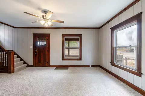Living - 140 Moore St, Jackson, MI 49203 photo 1 of 7