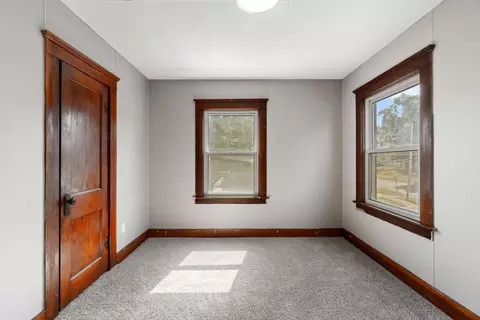 Bedroom - 140 Moore St, Jackson, MI 49203 photo 6 of 9