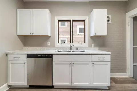 Kitchen - 140 Moore St, Jackson, MI 49203 photo 1 of 3