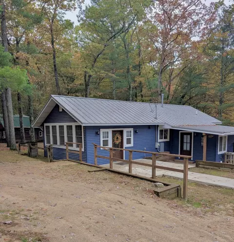 9562 S Rainbow Lake Dr, Baldwin, MI 49304