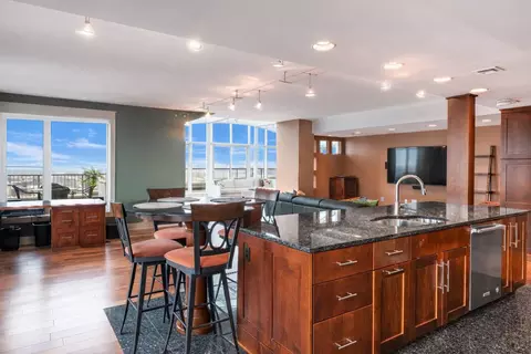 112 Campau Cir NW, Grand Rapids, MI 49503