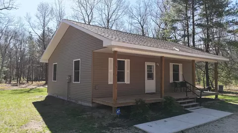 2073 Gunn Rd, Manistee, MI 49660