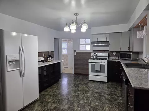 Kitchen - 232 Bender St, Jackson, MI 49202 photo 1 of 2