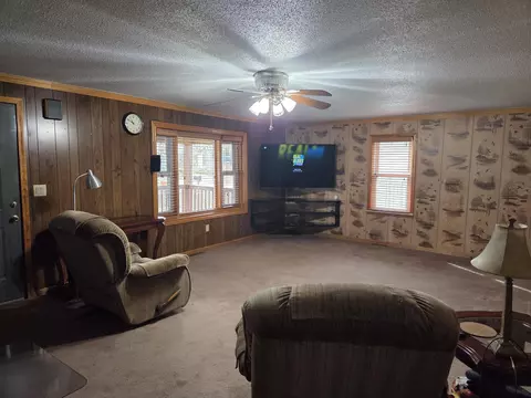 Living - 232 Bender St, Jackson, MI 49202 photo 1 of 2