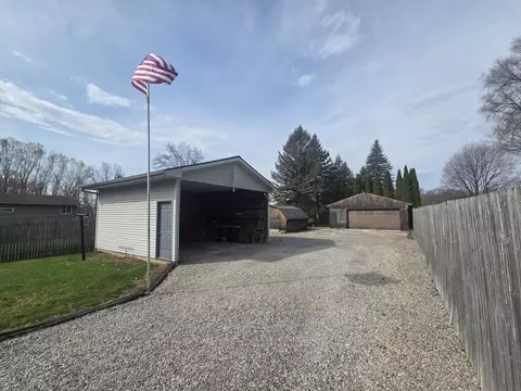 Exterior - 232 Bender St, Jackson, MI 49202 photo 5 of 8