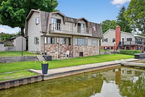 32680 South St, Lawton, MI 49065