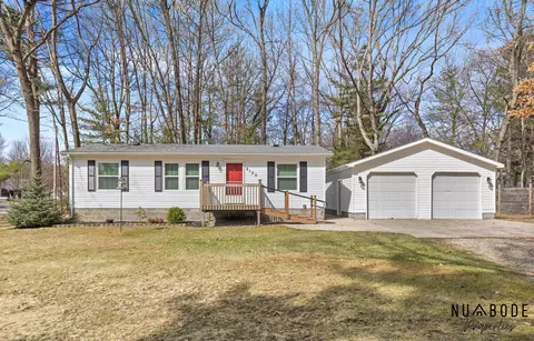 8120 Cheyenne Dr, Howard City, MI 49329