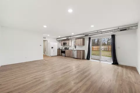 Living - 6850 Wooster Rd, Jackson, MI 49201 photo 2 of 3