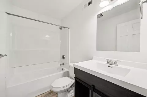 Bath - 6850 Wooster Rd, Jackson, MI 49201 photo 1 of 1