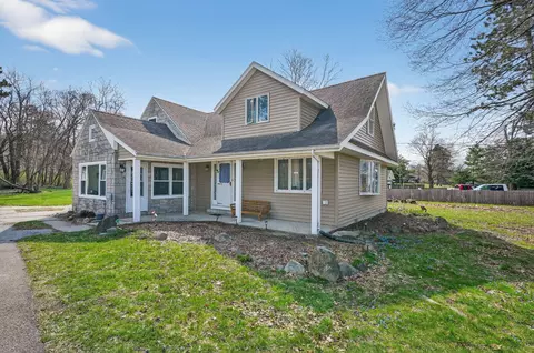 70111 Fir Rd, Niles, MI 49120
