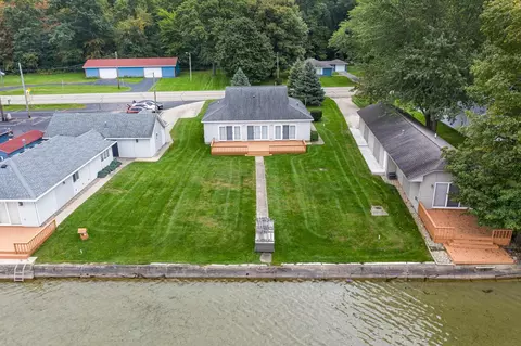 19976 M-60, Three Rivers, MI 49093