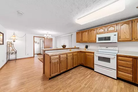 Kitchen - 19976 M-60, Three Rivers, MI 49093 photo 7 of 12