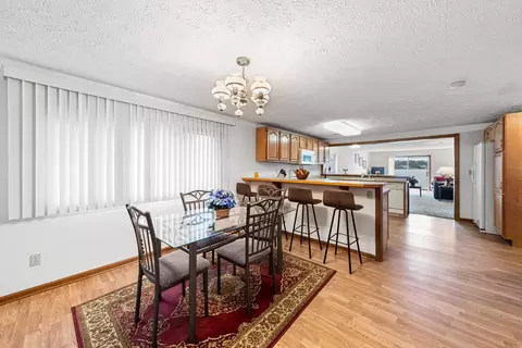 Dining - 19976 M-60, Three Rivers, MI 49093 photo 3 of 4