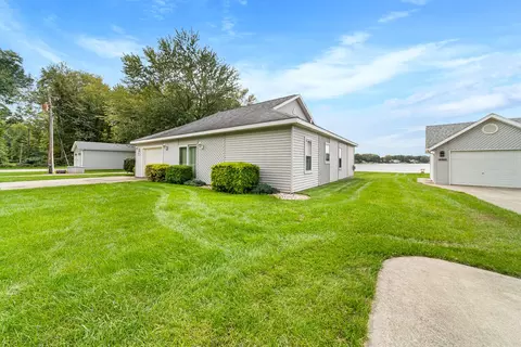 Exterior - 19976 M-60, Three Rivers, MI 49093 photo 5 of 15