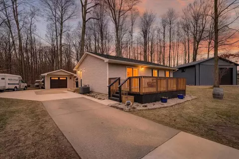 6633 Birch Shore Dr, Lakeview, MI 48850