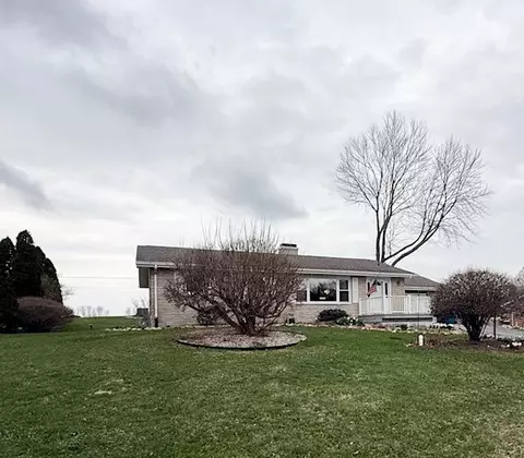 5586 Wendzel Dr, Coloma, MI 49038