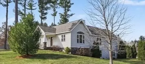 1921 Pineridge Dr, Hastings, MI 49058