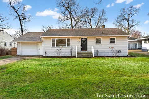 1703 Columbus Ave, Norton Shores, MI 49441