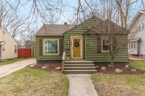 308 W 21st St, Holland, MI 49423