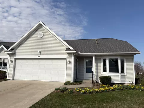 51 Newcastle Dr, Zeeland, MI 49464