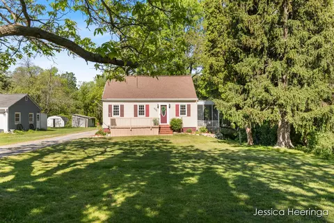475 Northland Ct NE, Rockford, MI 49341