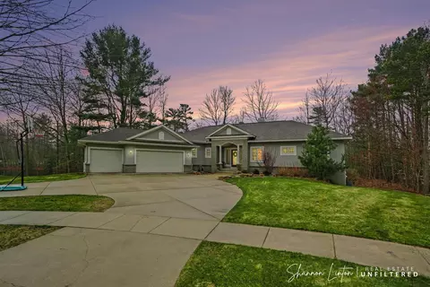 17914 Shallow Springs Ct, Spring Lake, MI 49456