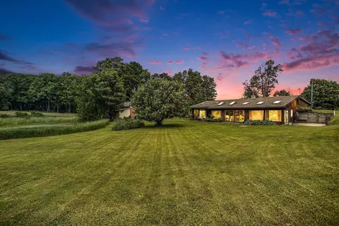 520 E Groat Rd, Dowling, MI 49050