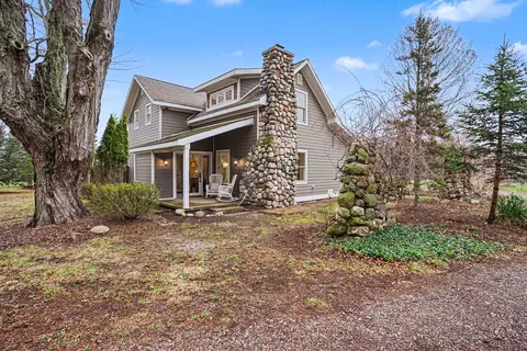 1719 66th St, Fennville, MI 49408