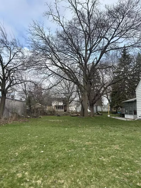 421 Van Allen St SE, Grand Rapids, MI 49548