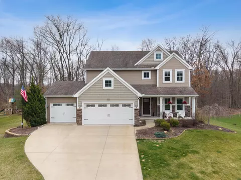 9326 Trafalgar Dr SE, Alto, MI 49302